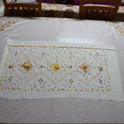 شرشف طاولة كبيرة